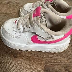 Force 1 Low EasyOn TD 'White Laser Fuchsia' - FN0236 102